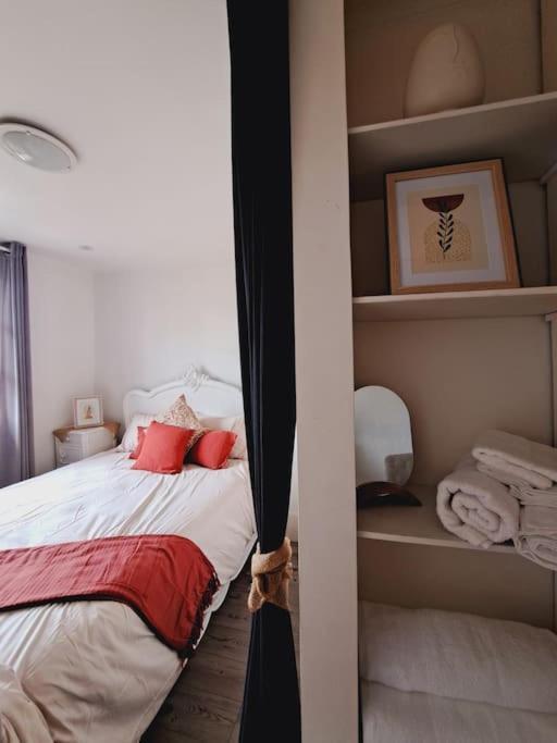 Charmant Duplex A Thiers, Vue Sur La Chaine Des Puys Εξωτερικό φωτογραφία